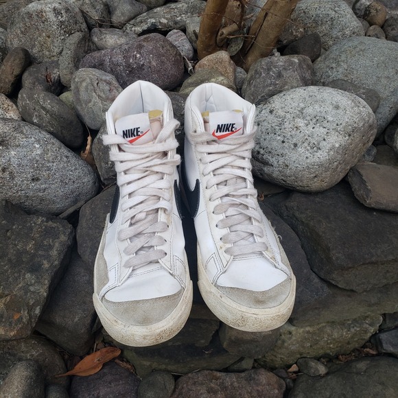 NIKE BLAZER MID 77 WHITE/BLACK HIGH TOPS DA4086-100 SIZE 6Y - Picture 1 of 12